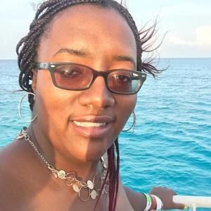 Meet your Posher, Nina